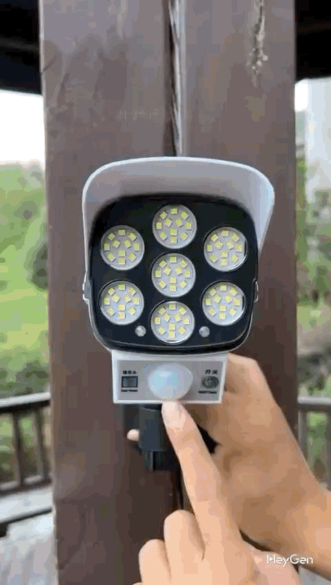 Lámpara Solar 77 LED | Sensor PIR + Diseño Tipo Cámara