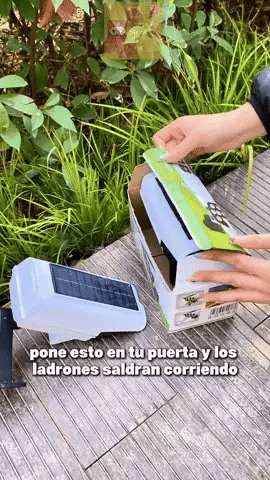 Lámpara Solar 77 LED | Sensor PIR + Diseño Tipo Cámara